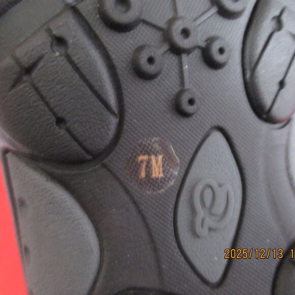 Easy Spirit Epic Cold Weather Side Zip Booties $109 - US Size 7 - Black - 1415 - Picture 9 of 10